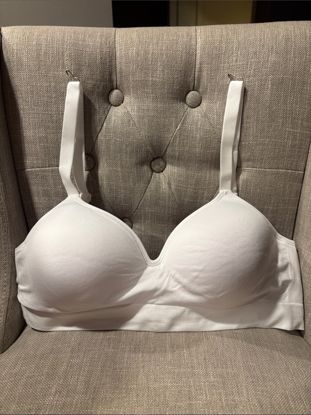 Underoutfit The Secret Infinitive Support Bra in White Medium Style 467